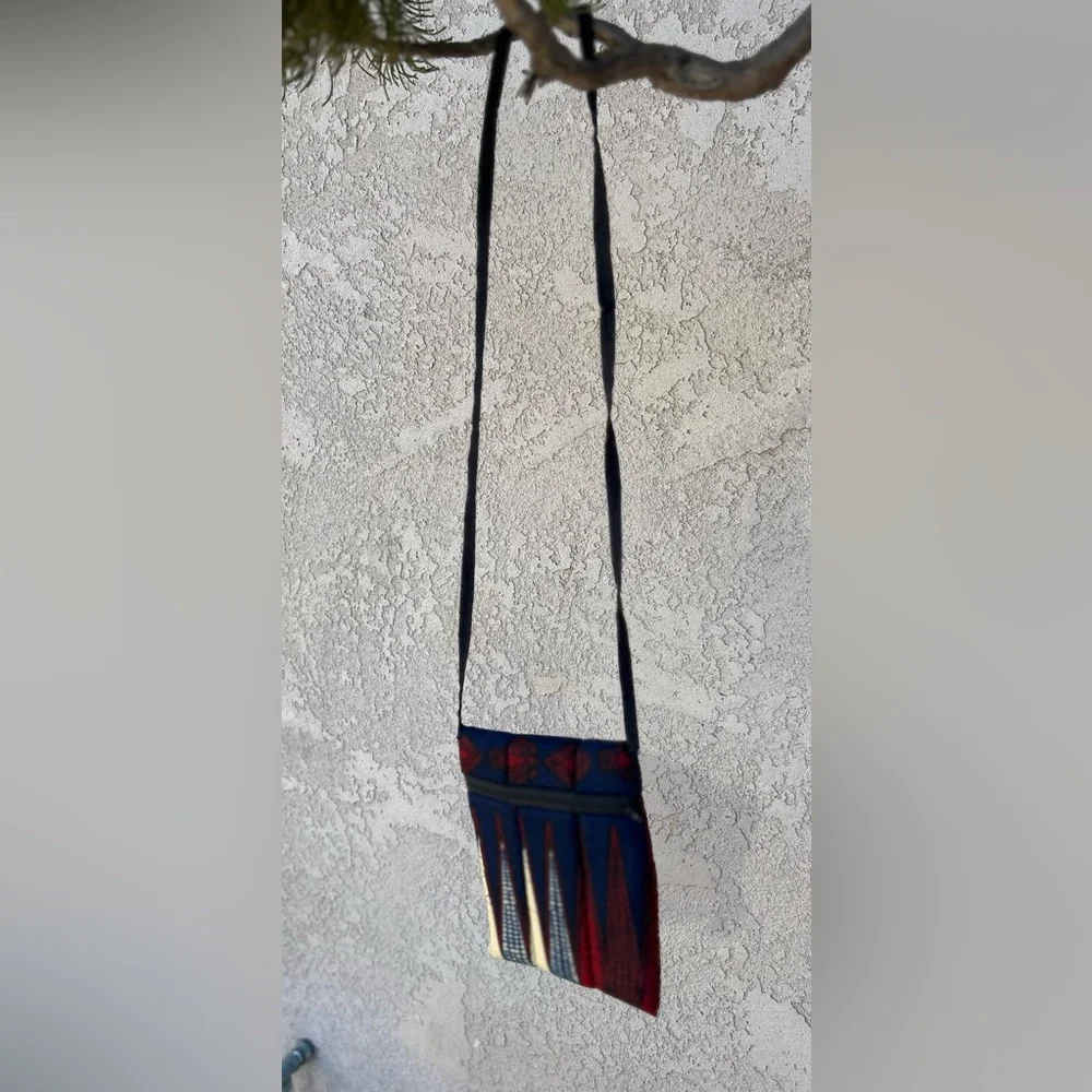 NW 💯 cotton Vlisco Fabric Crossbody Purse Sz 7”x 6”